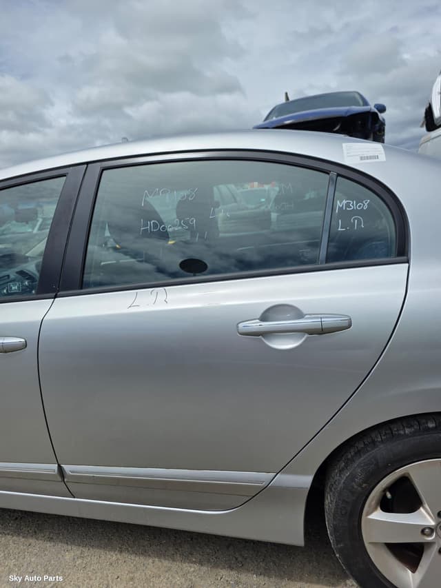 Left Rear Door/Sliding