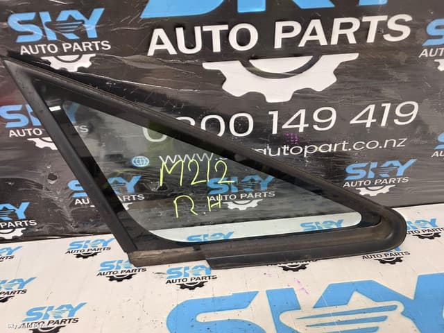 Right Front 1/4 Door Glass