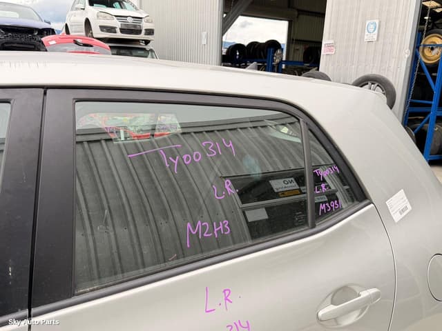 Left Rear 1/4 Door Glass