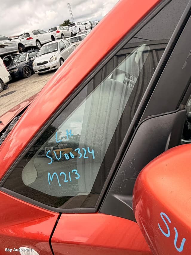 Left Front 1/4 Door Glass