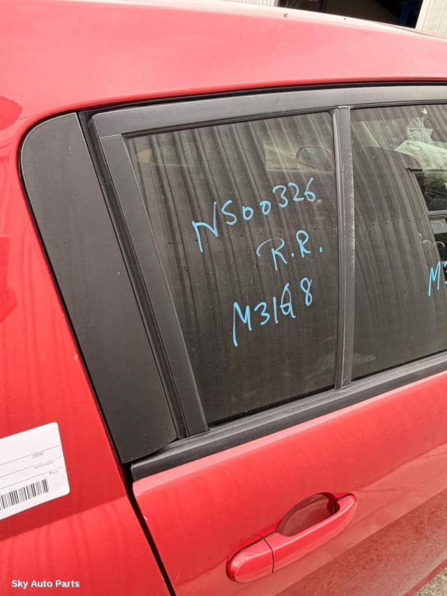 Right Rear 1/4 Door Glass