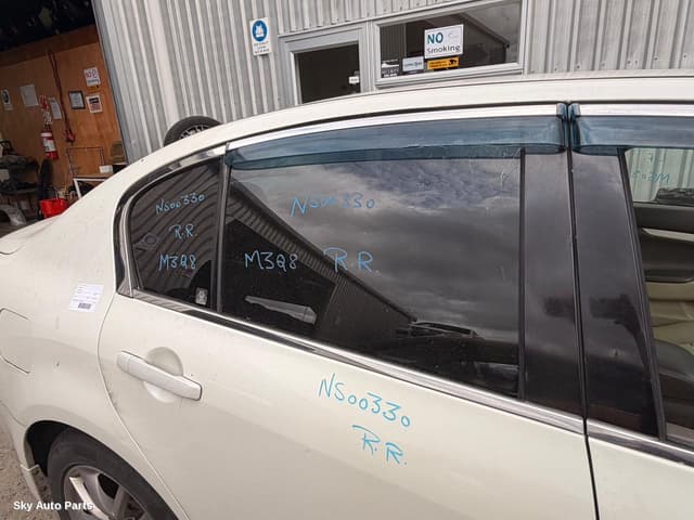 Right Rear Door Window