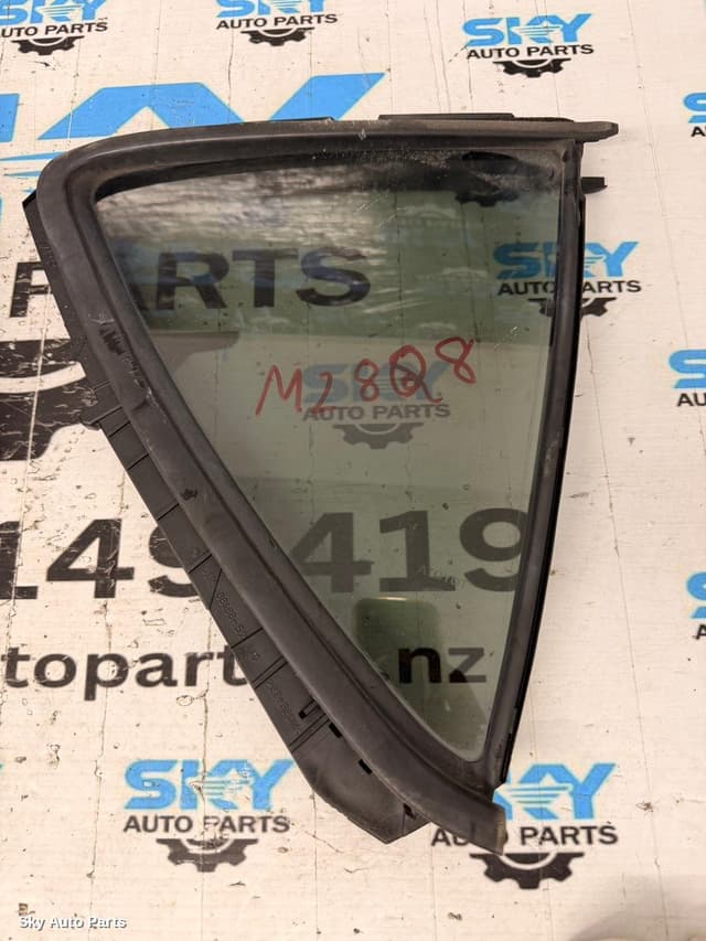 Right Rear 1/4 Door Glass