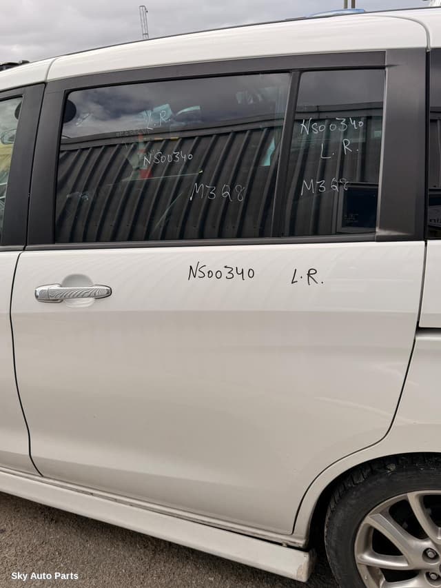 Left Rear Door/Sliding