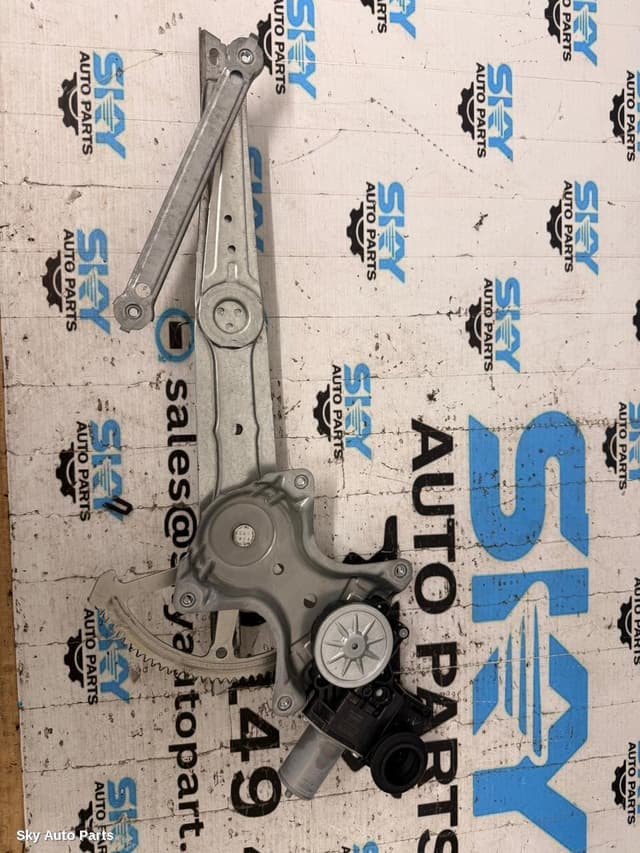 Right Front Window Reg/Motor