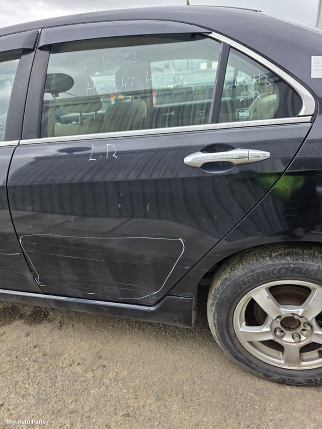 Left Rear 1/4 Door Glass