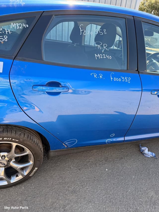 RIGHT_REAR_DOOR_SLIDING