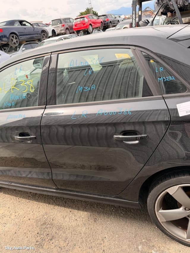 Left Rear Door/Sliding