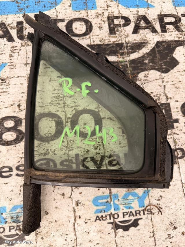Right Front 1/4 Door Glass