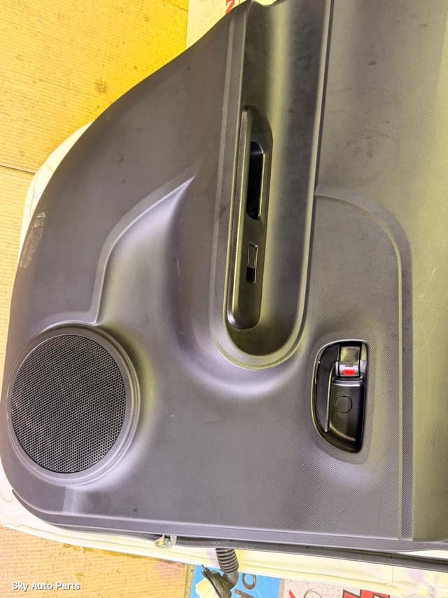 Left Rear Door/Sliding
