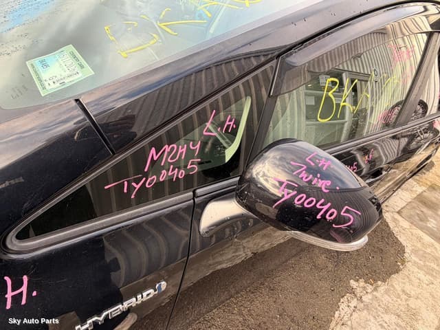 Left Front 1/4 Door Glass