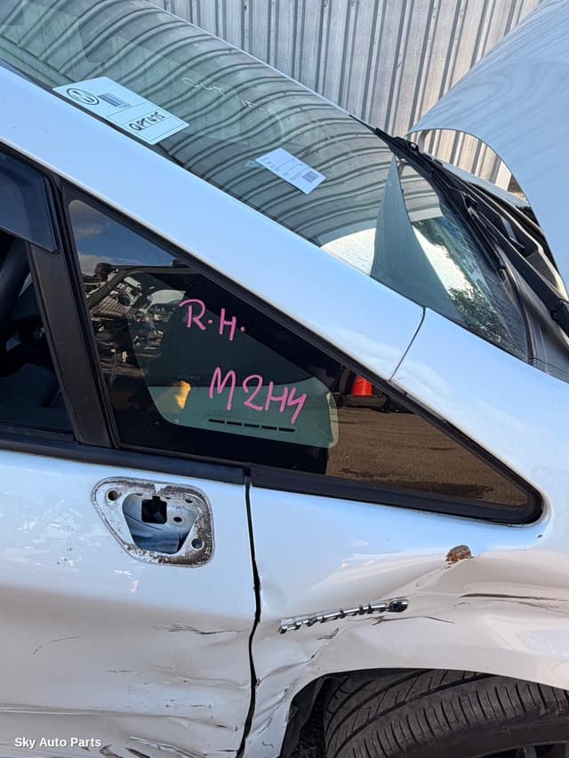 Right Front 1/4 Door Glass