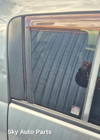 Right Rear 1/4 Door Glass