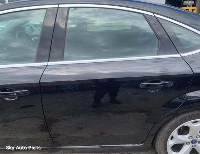 Left Rear Door/Sliding
