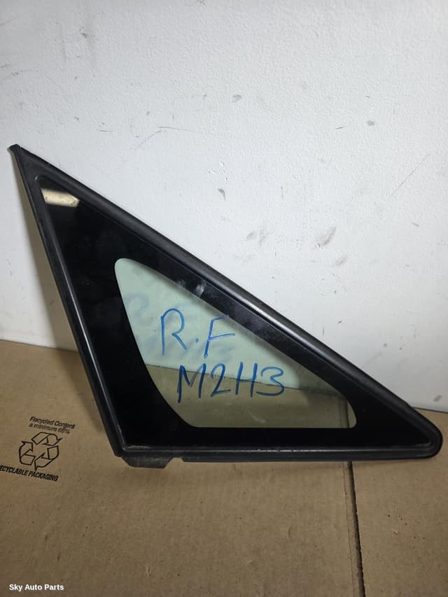 Right Front 1/4 Door Glass