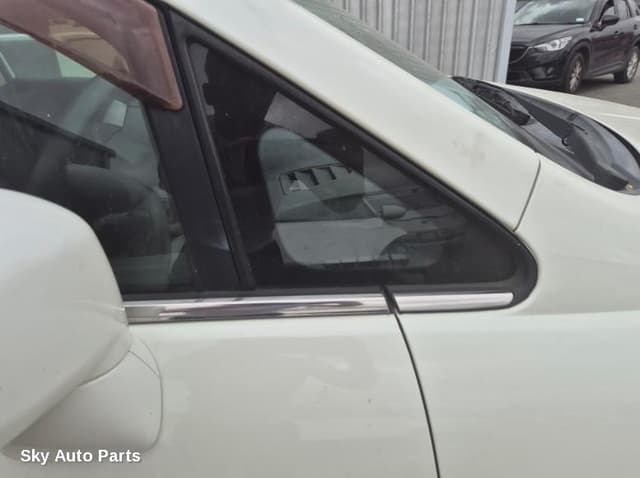 Right Front 1/4 Door Glass