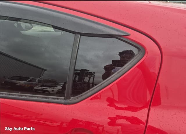 Left Rear 1/4 Door Glass