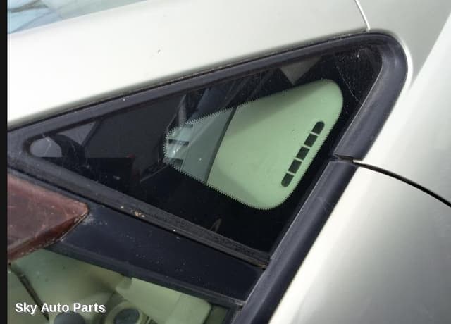 Right Front 1/4 Door Glass
