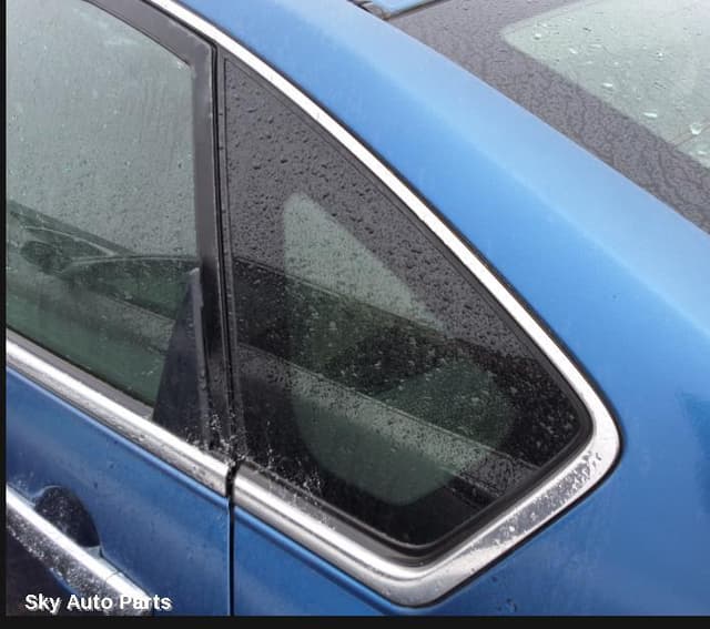 Left Rear 1/4 Door Glass