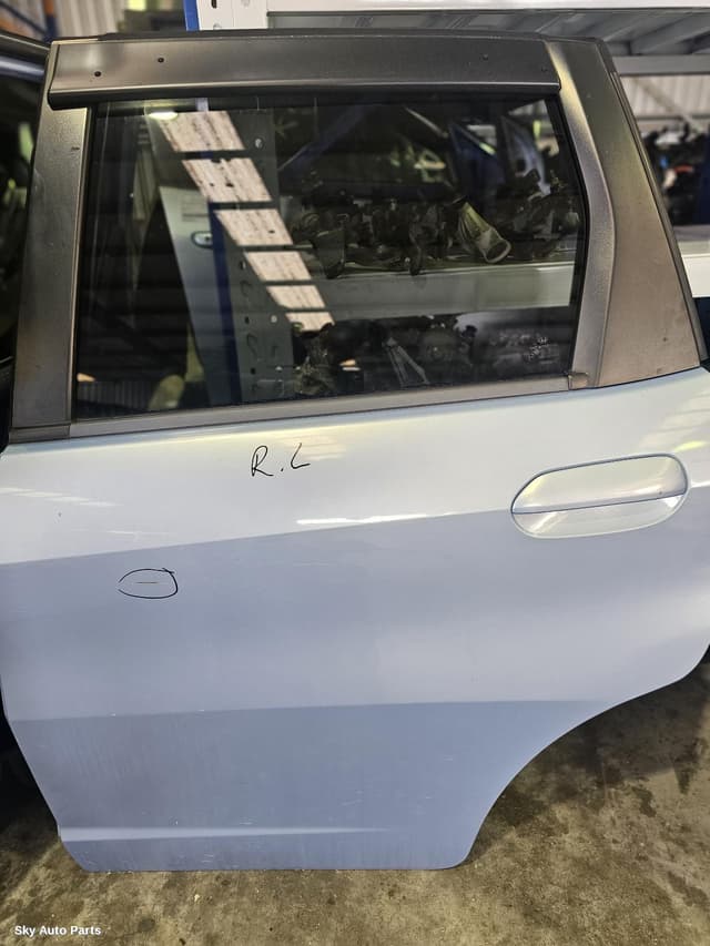 Left Rear Door/Sliding