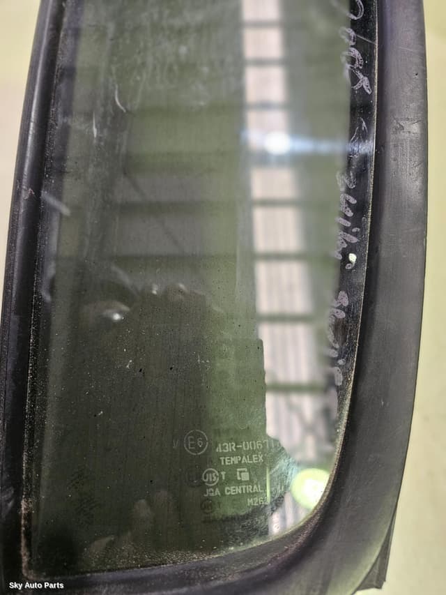 Right Rear 1/4 Door Glass