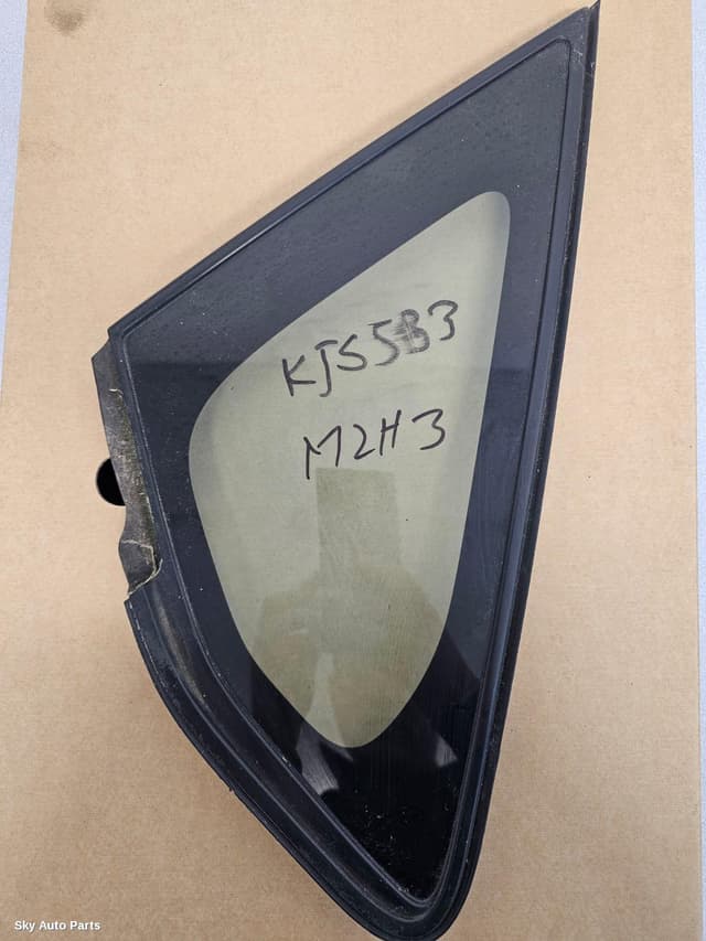 Right Front 1/4 Door Glass