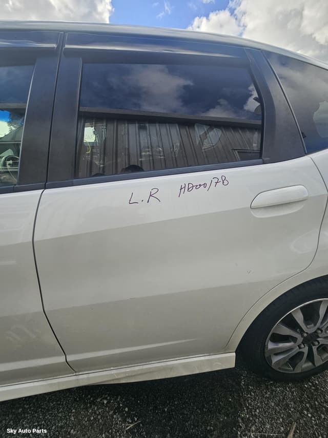 Left Rear Door/Sliding