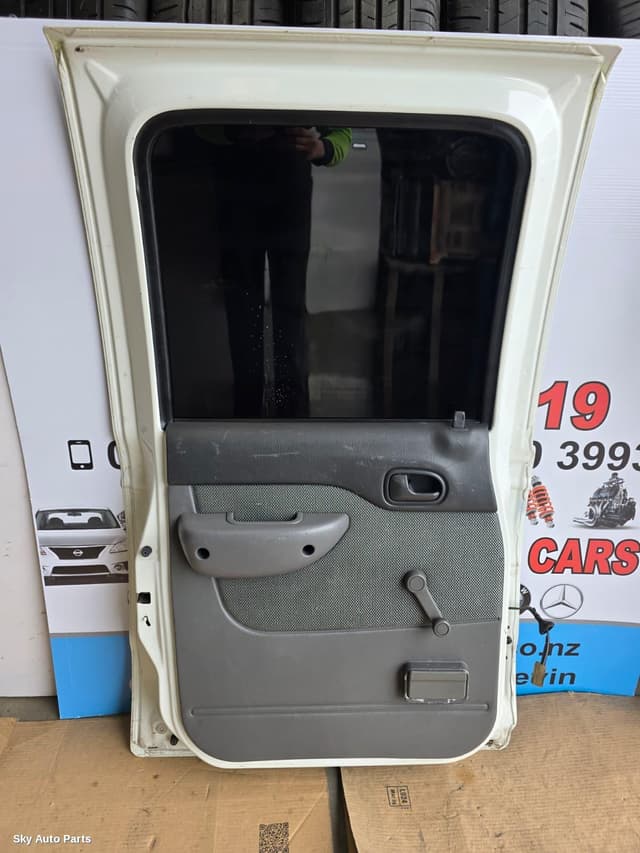 Left Rear Door/Sliding