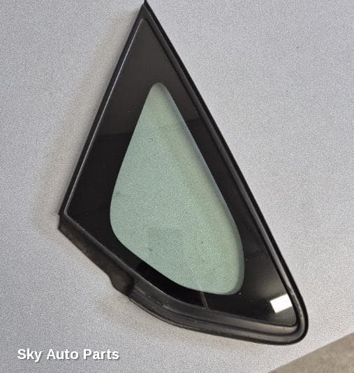Right Front 1/4 Door Glass