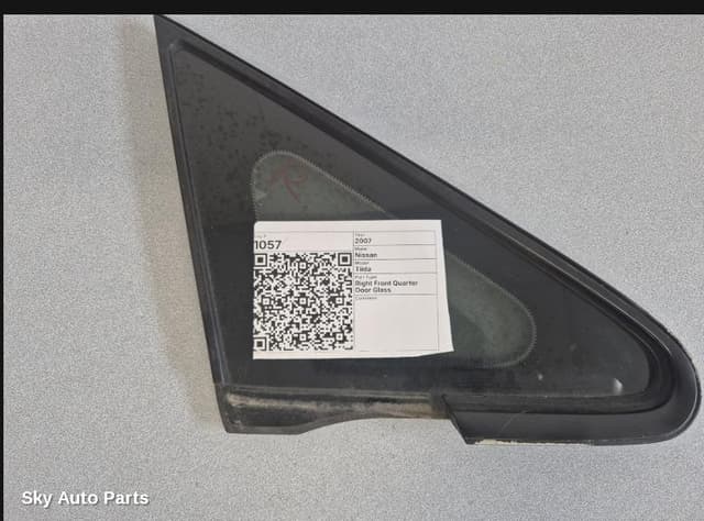 Right Front 1/4 Door Glass