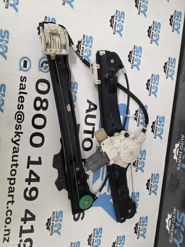 Right Front Window Reg/Motor