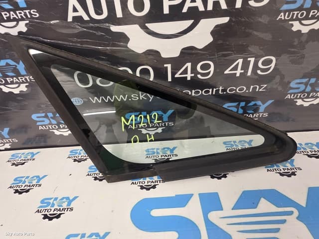 Right Front 1/4 Door Glass