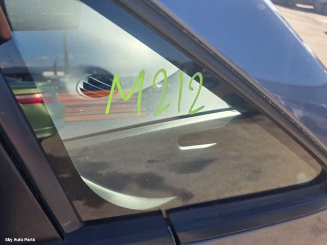 Right Front 1/4 Door Glass