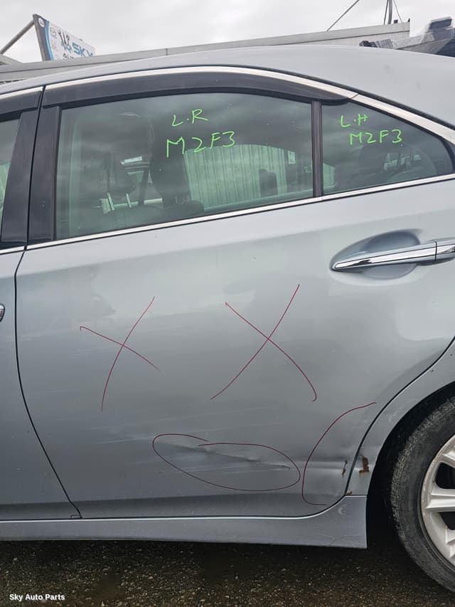 Left Rear 1/4 Door Glass